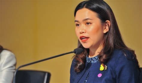 ชมการถ่ายทอดสดการประชุมสร้างความรับรู้ นโยบายการปลดล็อกพืชกระท่อม โดยนายสมศักดิ์ เทพสุทิน รัฐมนตรีว่าการกระทรวงยุติธรรม ณ โรงแรมธรรมริ. ครม.ไฟเขียวหลักการเตรียมปลดล็อก 'กระท่อม' ออกจากยาเสพติด ...