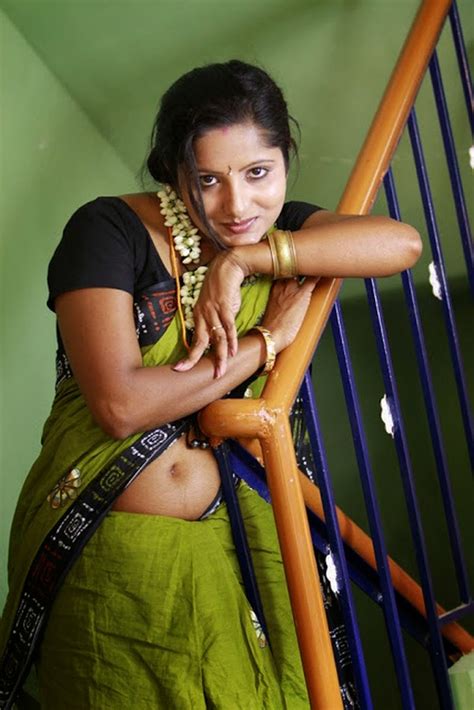 Actress Aunty Without Saree Sexy Photos Download Wallpapers Free