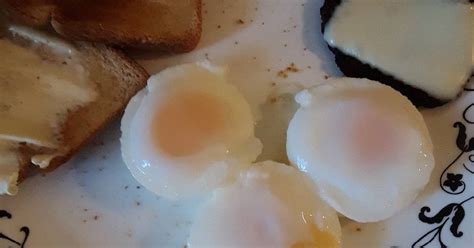 Easy Muffin Pan Poached Eggs Recipe By Dan Flynn Cookpad