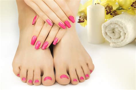 Pamper Your Nails with ‪#‎Manicure‬ & ‪#‎Pedicure‬ Offers from www