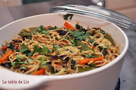 See more of idées recettes végétariennes on facebook. Chow mein, un grand classique des nouilles sautées | Chow ...