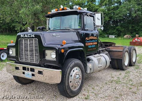 1986 Mack R688st Semi Truck In Buckner Mo Item El9929 Sold Purple Wave