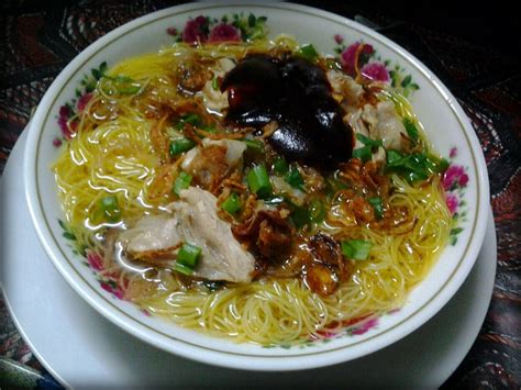 Daun sup dan bawang goreng. Simple Life of Me: Bihun Sup Utara