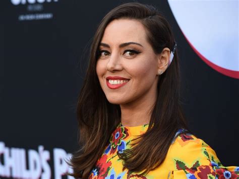 White Lotus Star Aubrey Plaza Ate Peanut Butter For Lunch And Got Fired