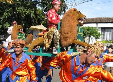 Provinsi bali ibukota nya adalah denpasar. 5 Adat Istiadat Suku Sunda, Jawa Barat (Gambar dan Keterangannya)