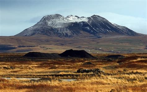 Volcans d islande en islande, il existe un nombre important de volcans du fait de sa situation géologique particulière. Le puissant volcan Hekla en Islande