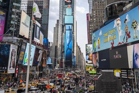 Big Bold Wild And Fun Times Square Billboards Entertain A Digital