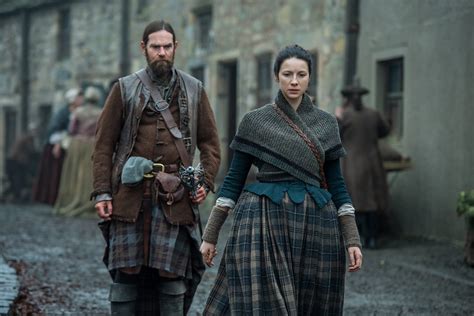 Outlander Season 4 Will See The Return Of The Knitted Shawls