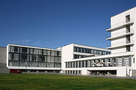 Das Bauhausgebäude Von Walter Gropius 192526 Bauhausgebäude