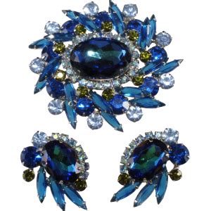 Definition of Demi-Parure Jewelry | Jewelry, Vintage rhinestone jewelry, Juliana jewelry