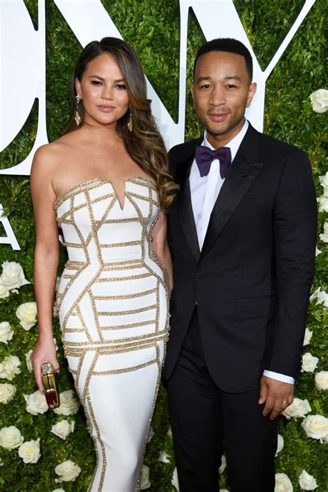 Chrissy Teigen And John Legend Headed For Divorce The Hollywood Gossip