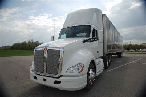 Ccj Test Drive Kenworth T680s Design Aids Driving Experience