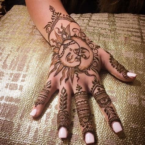 Henna Designs Sun And Moon Indianweddingoutfitsredandwhite
