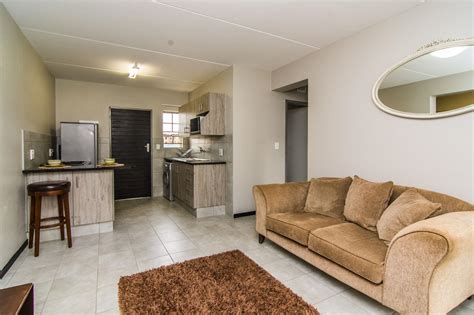 Bedroom Apartment Flat To Rent In Heuweloord P
