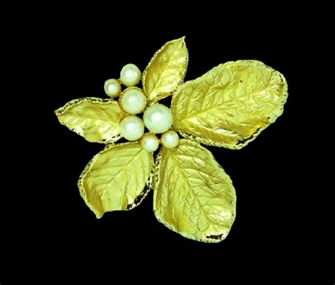 Leaf Flower Gold Tone Faux Pearls Brooch 1960s Kaleidoscope Effect