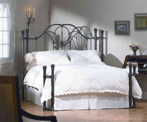 10 Wrought Iron Bedroom Ideas Most Amazing And Stunning Iron Bed Wrought Iron Bed Frames