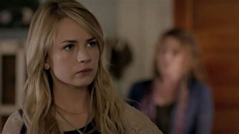 Picture Of Britt Robertson In The Secret Circle Brittany Robertson