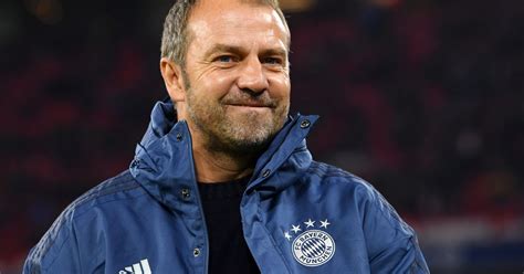 Hansi flicks frau hat kugelschreiber an sich genommen. Hansi Flick: Das ist die Familie des FC Bayern München ...