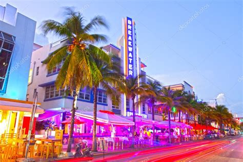 Ocean Drive In Miami Beach Stock Editorial Photo © Fotozapad 91662032
