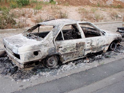 Fileheavily Damaged Car Beirut Lebanon Unrest 5 9 08 Wikimedia