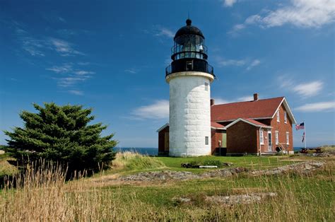 Guide To Maine Lighthouses And Seafood