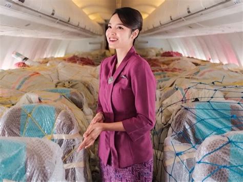Tidak Banyak Yang Tau Wanita Cantik Ini Ungkap Cara Pramugari Salat Di Dalam Pesawat Indozone