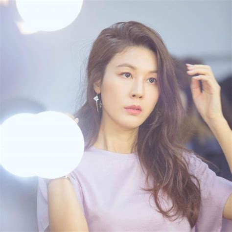 6 Foto Kim Ha Neul Yang Dikritik Karena Ciuman Dengan Lee Do Hyun Foto 1