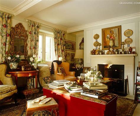 Cozy And Cluttered English Sitting Room Style English Country