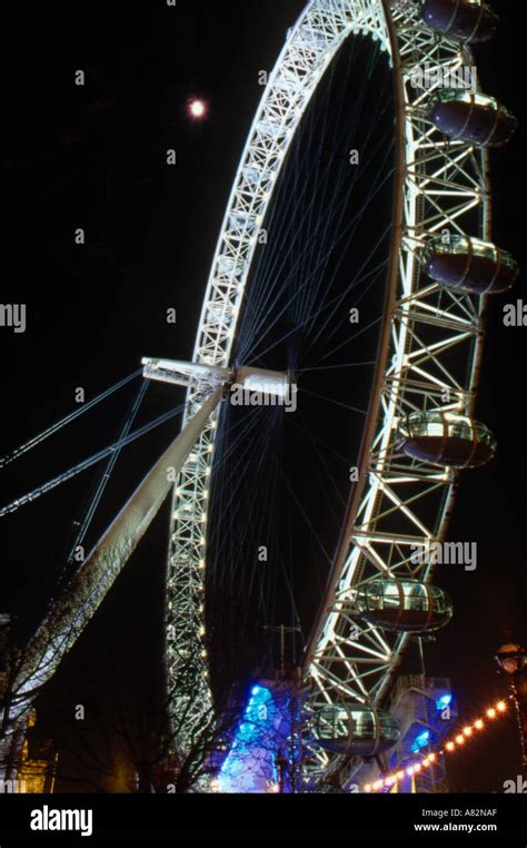 London Eye At Night Stock Photo Alamy