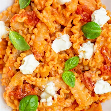 12 Ricotta Cheese Recipes: Candy and Savory Dishes - in2.wales