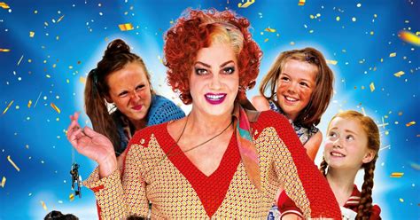 Craig Revel Horwood To Star As Miss Hannigan In Uk Tour Of Annie