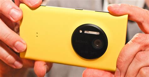 Whats Old And New About The Nokia Lumia 1020s Camera Cnet