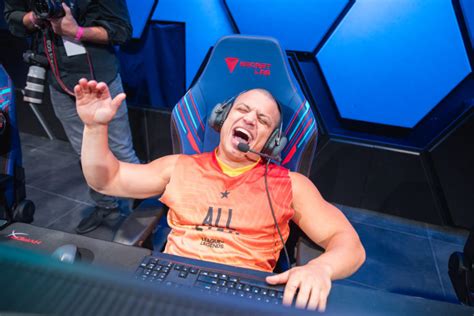 Tyler1 Receives Custom T From Riot After Reaching Challenger Rank In