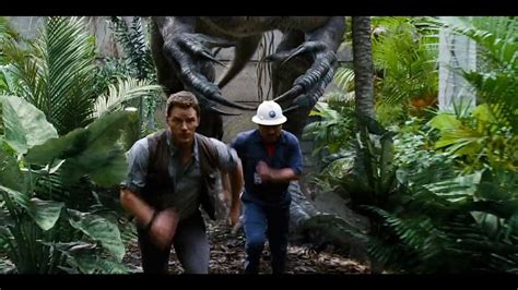 Jurassic World Clip Owen Escapes The Indominus Rex Paddock Video Dailymotion