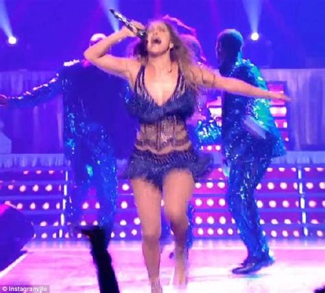 Jennifer Lopez Shares Clip From Dance Again Documentary Daily Mail Online