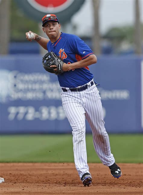 Mets Shortstop Wilmer Flores Shows Improvement With Defense New York