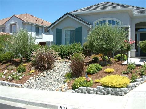 Dry Creek Bed Front Yard Xeriscape Front Yard Drought Tolerant