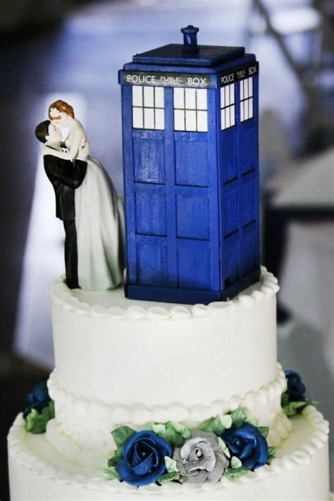 Tardis Cake Whovian Wedding Doctor Who Wedding Geeky Wedding