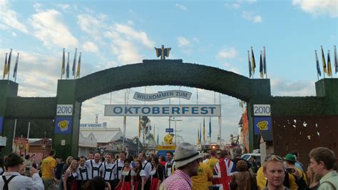 Guide To Oktoberfest Opening Weekend