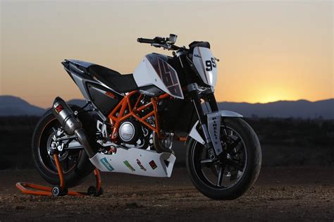 Can you talk a bit more about that? KTM 690 Duke "Track" - Asphalt & Rubber