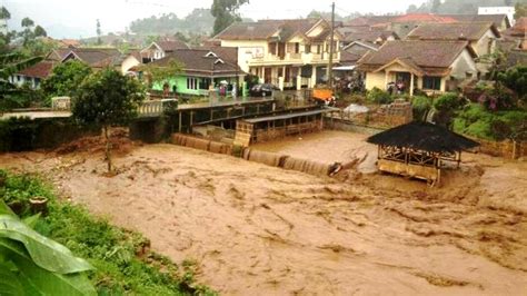 Contoh Artikel Tentang Bencana Alam Banjir Berbagai Contoh