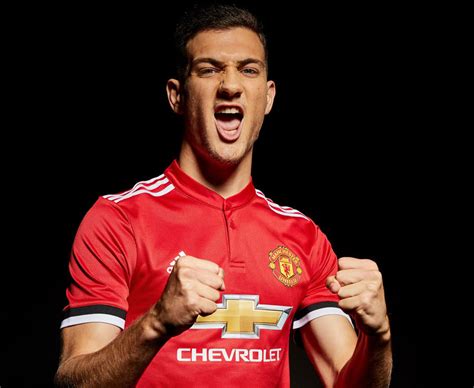 Better than yesterday, worse than tomorrow @acmilan & @portugal 🇵🇹 @nikefootball athlete twitter.com/dalotdiogo. Diogo Dalot at Manchester United: First official pictures ...