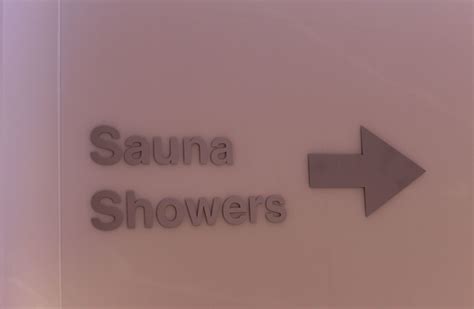 Review The Sauna In The Finnair Premium Lounge Helsinki Vantaa Airport MorePremium Com