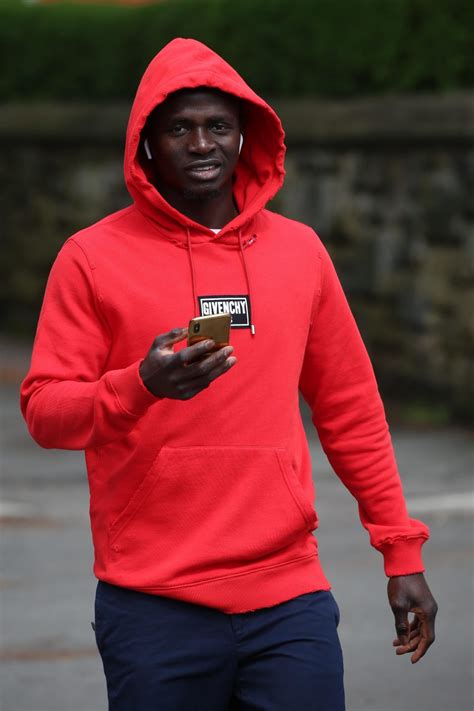 Story Of Sadio Mané Born In Poor Village Lost His Father Running