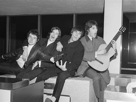 El Bebedor De La Noche Los Beatles Y Los Rolling Stones