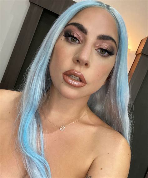 An Exclusive Look Into Lady Gagas Mesmerizing Makeup For The Mtv Vmas