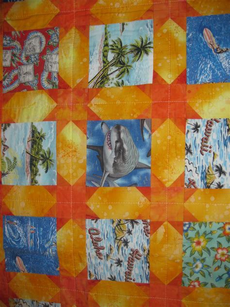Hawaiian quilt | Hawaiian quilts, Hawaiian fabric, Hawaiian quilt patterns
