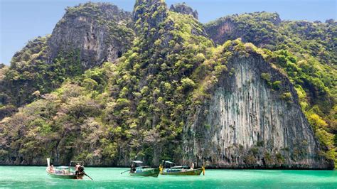 This quick guide has everything you need to learn about the island, the people, the weather, best destinations and more! A luxury guide to Phuket, Thailand - The National
