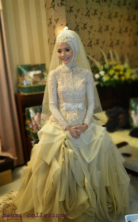 3,138 likes · 1 talking about this. Gaun Pengantin Muslimah Kebaya Modern Terlaris