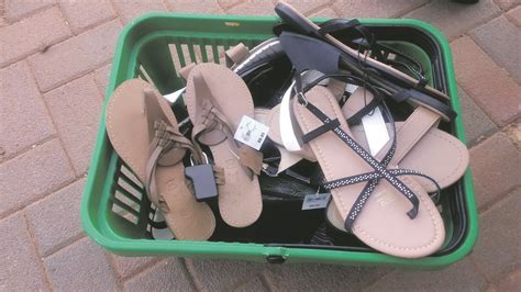 Shoe Thiefs Shoplifting Plan Flops Daily Sun
